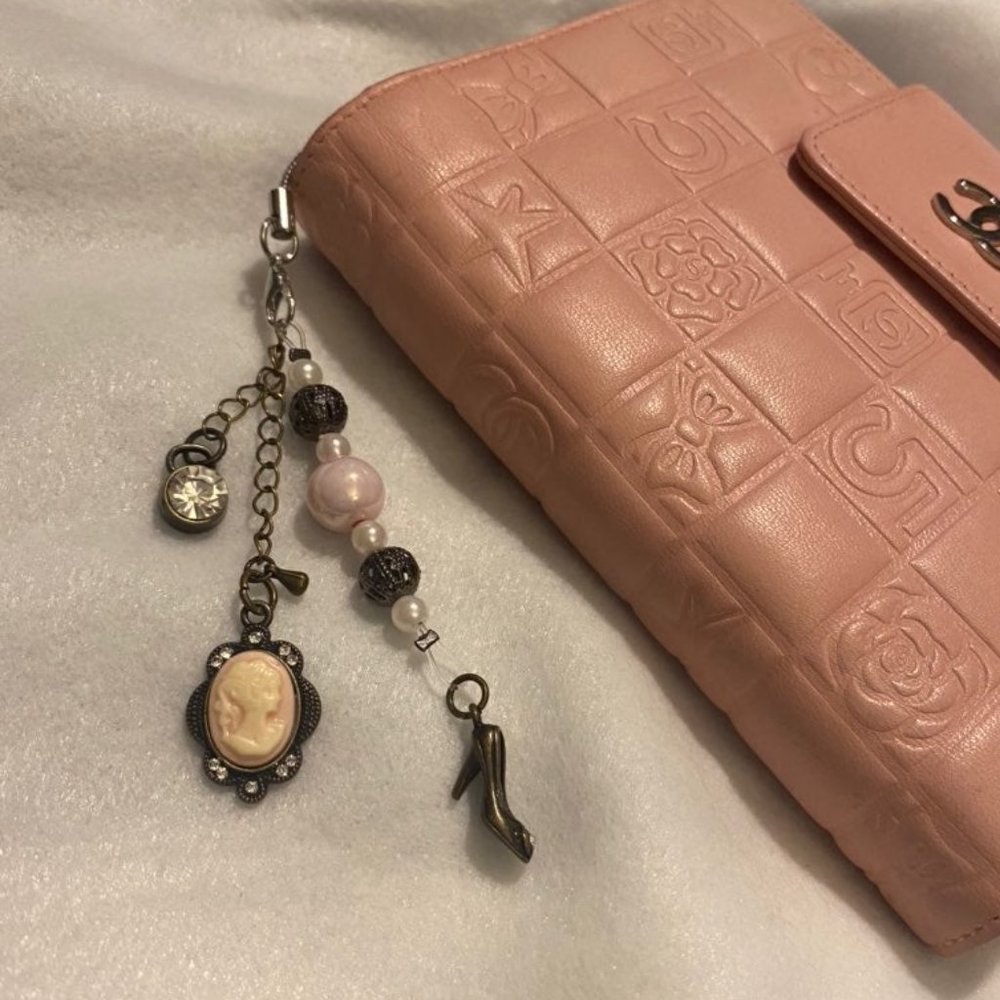 Cameo Planner Charm - Picture 6 of 9